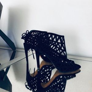 Open toe caged pumps